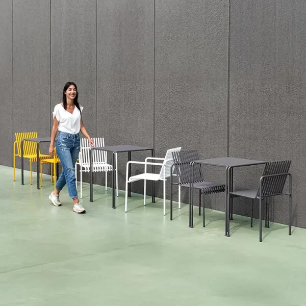 015 69x63 Dining Set
