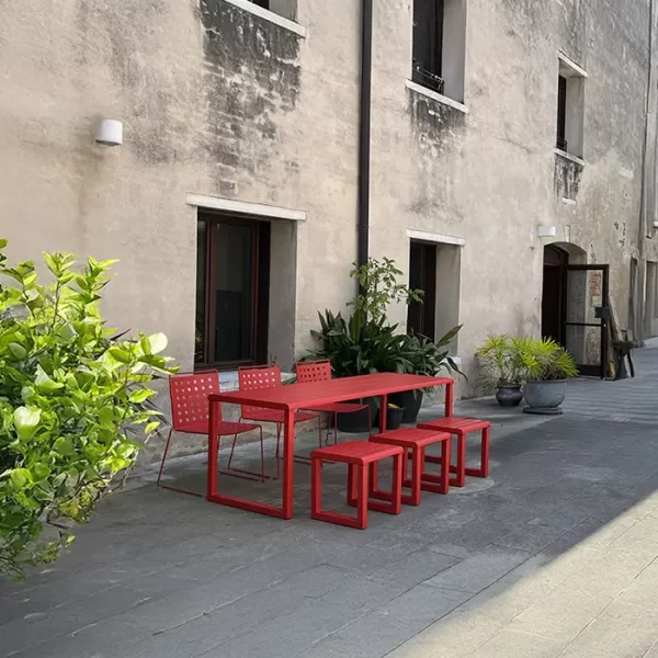 H24 Freestanding Dining Set